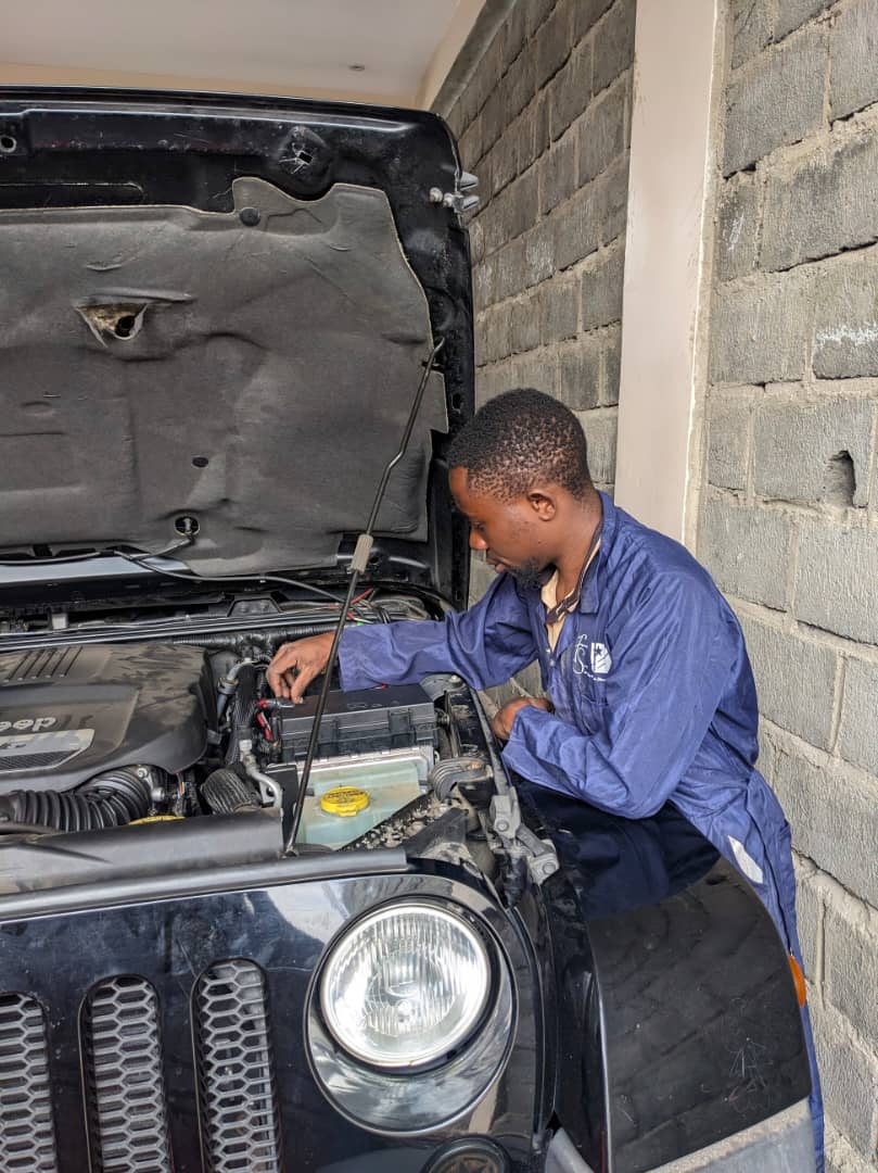 Installation professionnelle des modules GPS dans les véhicules